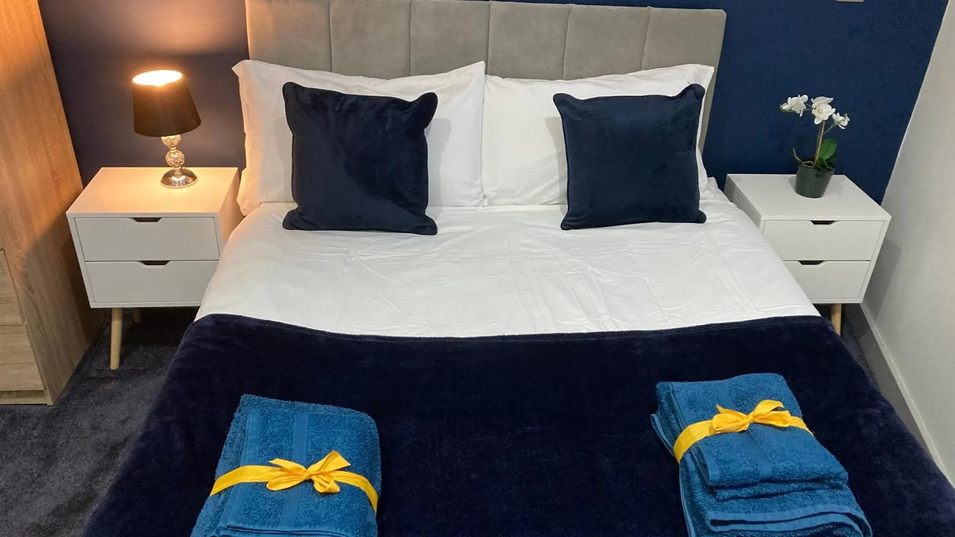 Central Doncaster 1Bed 1Bath Pent-Apartment United Kingdom