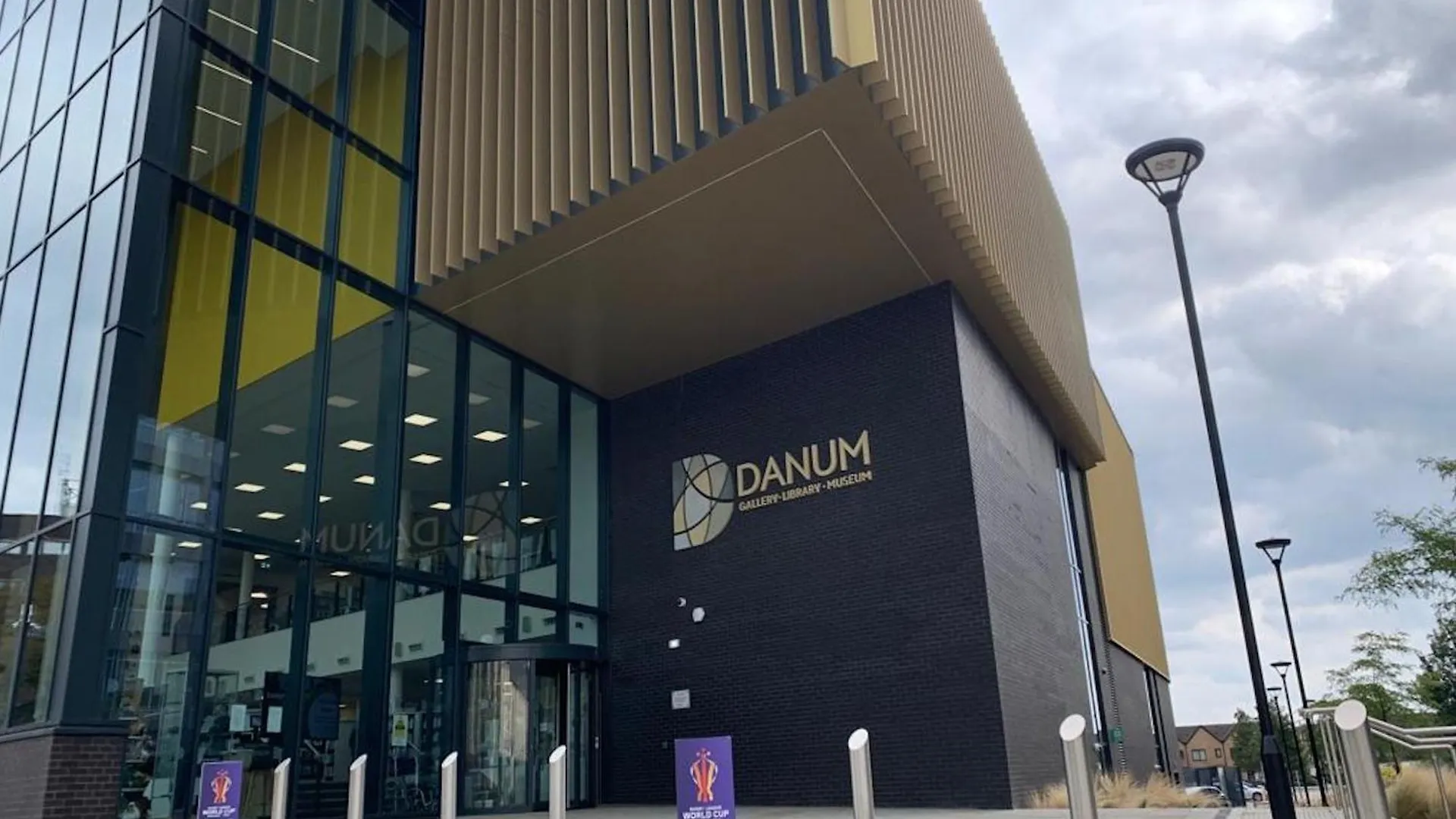 Central Doncaster 1Bed 1Bath Pent-Apartment 0*,  United Kingdom